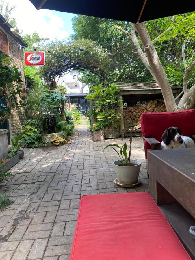 The Coach House Apartment Bromley Exterior photo